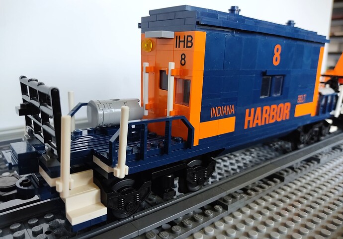 Loco 1521, PB3, caboose IHB nø8 006