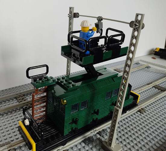 Tracteur … Tourelle Decauville  de La Mure  livr‚ en 1931et son wagonnet( en cours) 013