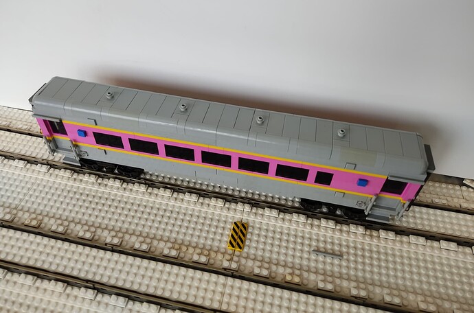 MBTA 2 voitureset 1 locomotive Heritage 004