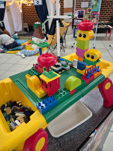 17651101683832282165046274205184