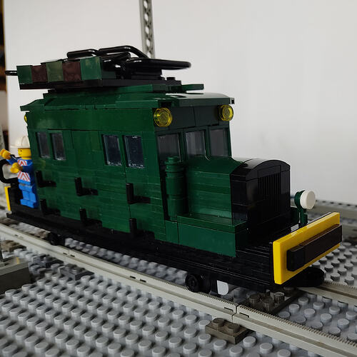 Tracteur … Tourelle Decauville  de La Mure  livr‚ en 1931et son wagonnet( en cours) 005