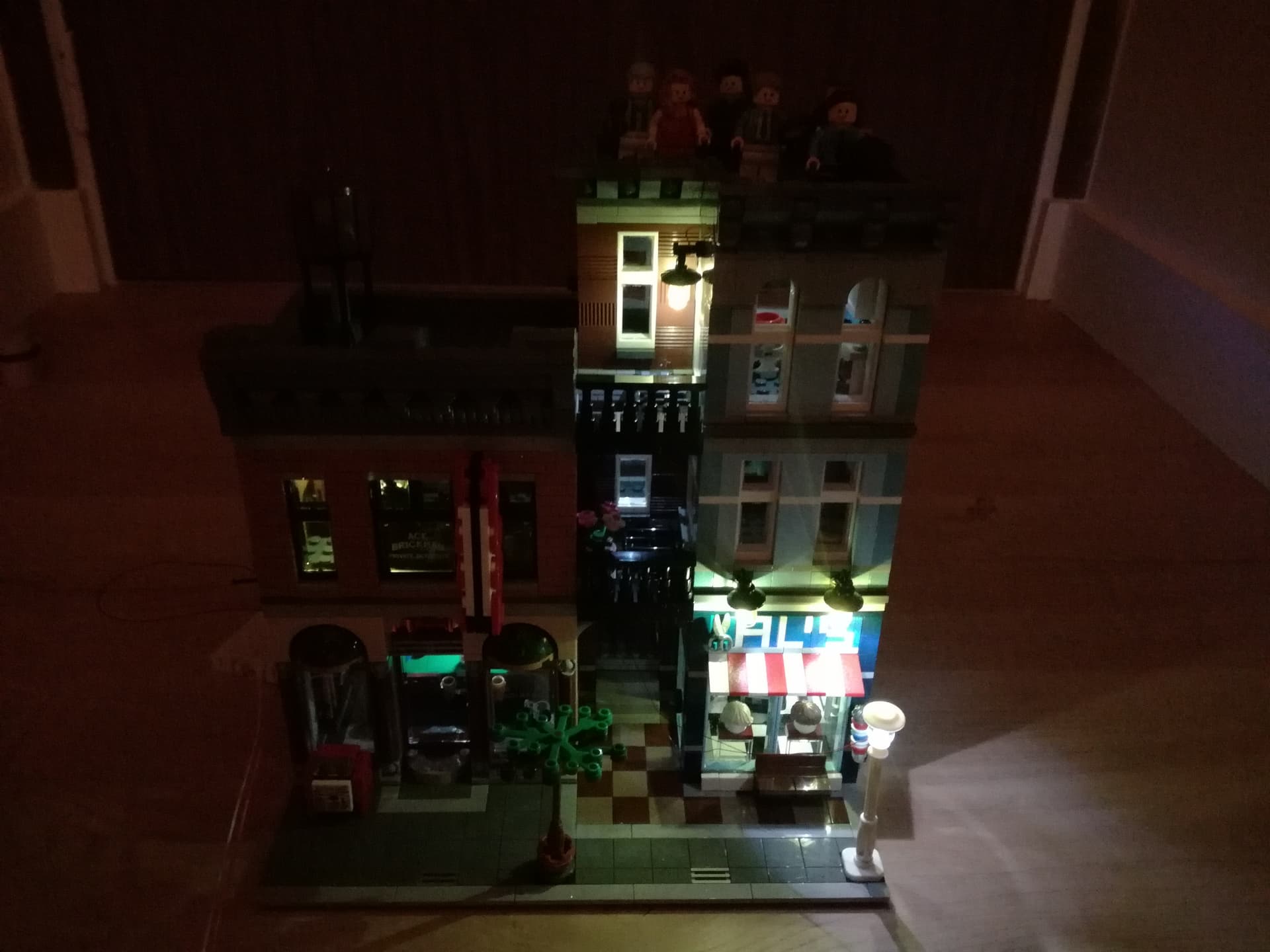 Petit ?�clairage du bureau de d?�tective - Cr?�ations - Forum FreeLUG